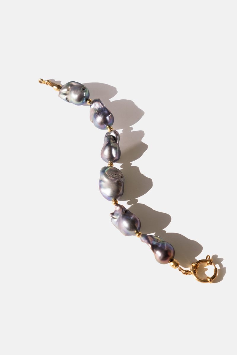 Black baroque pearl bracelet