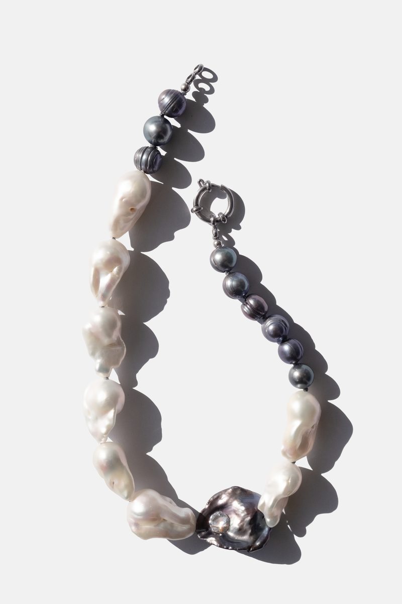 White baroque and black keshi pearl choker with crystal