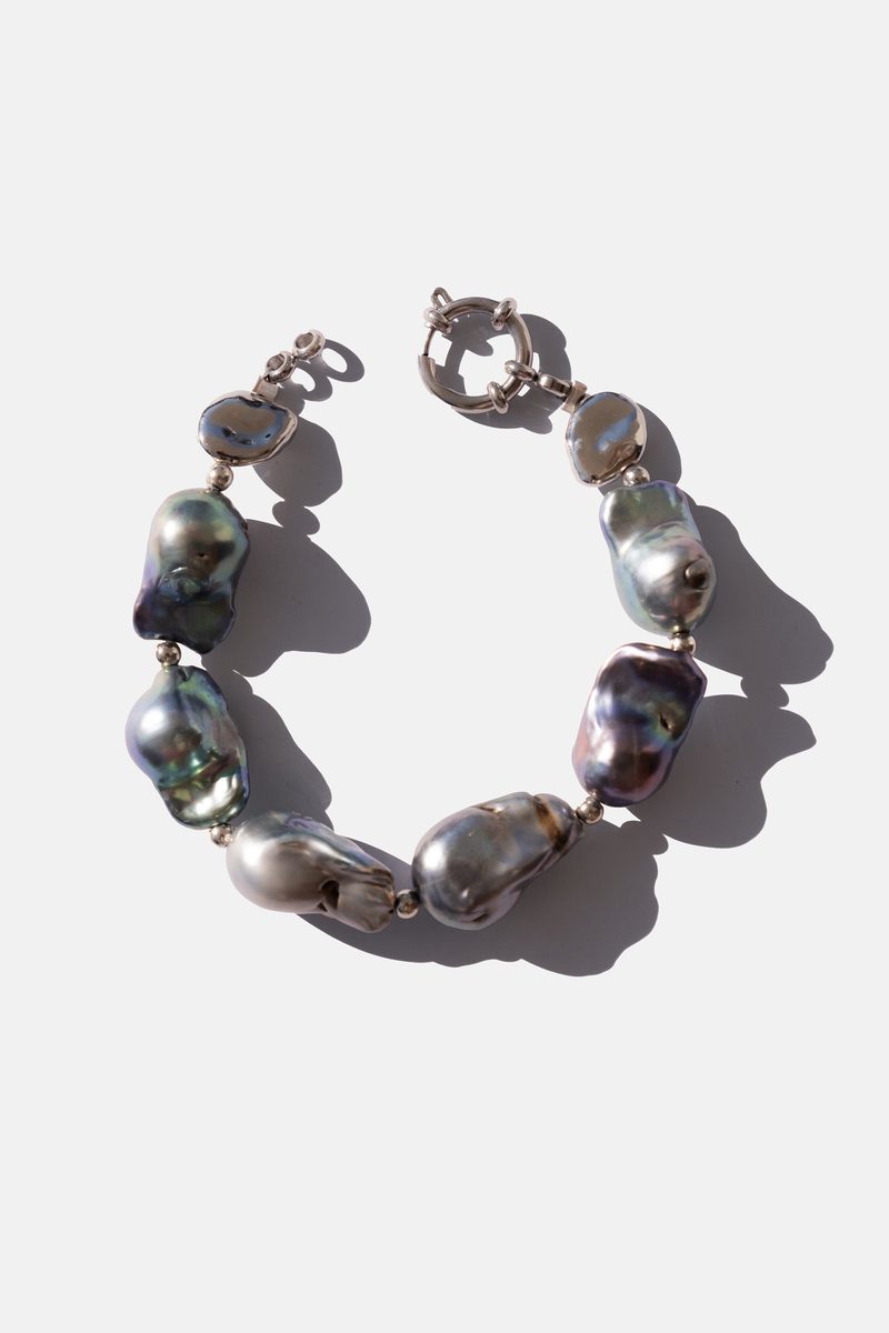 Baroque black pearl bracelet with silver clasp