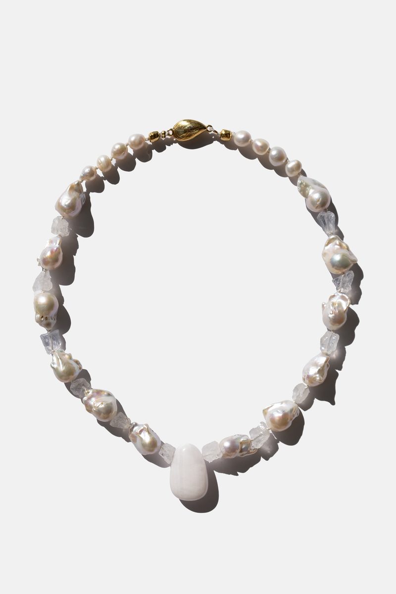 Pink quartz pendant necklace with white baroque pearls